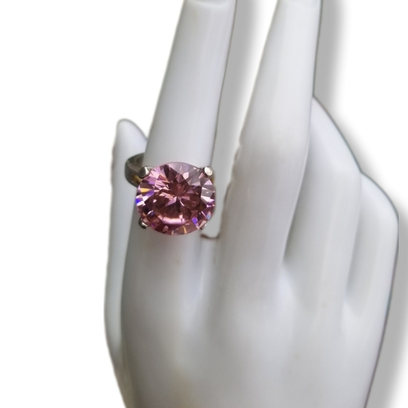 SPARKLING ROUND BRILLIANT PINK ICE RHODIUM PLATED LADIES RING - Picture 1 of 7